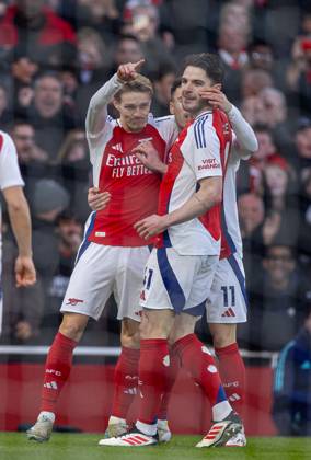Football - FA Premier League - Arsenal FC v Manchester City FC LONDON, ENGLAND - Sunday, February 2, 2025: Arsenal s captain Martin odegaard celebrates after scoring the first goal during the FA Premier League match between Arsenal FC and Manchester City FC at the Emirates Stadium. (Photo by David Rawcliffe Propaganda) LONDON Emirates Stadium GREATER LONDON ENGLAND Copyright: xDavidxRawcliffex P2025-02-02-Arsenal_Man_City-4