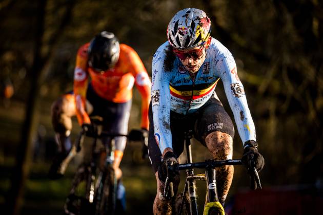 Belgian Wout van Aert pictured in action during the elite men competition of the UCI cyclocross World Championship, WM, Weltmeisterschaft in Lievin, France, Sunday 02 February 2025. The world championships are taking place from 31 January until 02 February. JASPERxJACOBS x111656524x