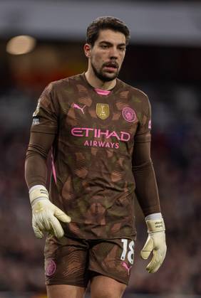 Football - FA Premier League - Arsenal FC v Manchester City FC LONDON, ENGLAND - Sunday, February 2, 2025: Manchester City s goalkeeper Stefan Ortega during the FA Premier League match between Arsenal FC and Manchester City FC at the Emirates Stadium. (Photo by David Rawcliffe Propaganda) LONDON Emirates Stadium GREATER LONDON ENGLAND Copyright: xDavidxRawcliffex P2025-02-02-Arsenal_Man_City-19