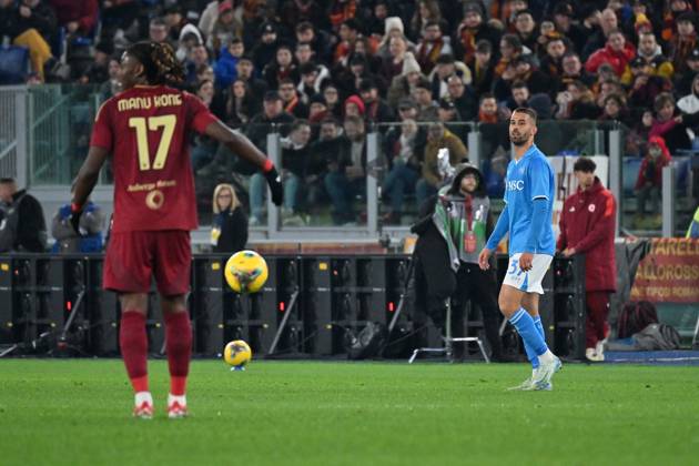 Foto IPP Felice De Martino Roma 02 02 2025 Calcio Campionato serie A 2024-2025 Napoli - Roma Nella foto: Esultanza dopo il gol di Leonardo Spinazzola Italy Photo Press World Copyright Roma italy Italia ITALY Copyright: xR4924_italyphotopressx