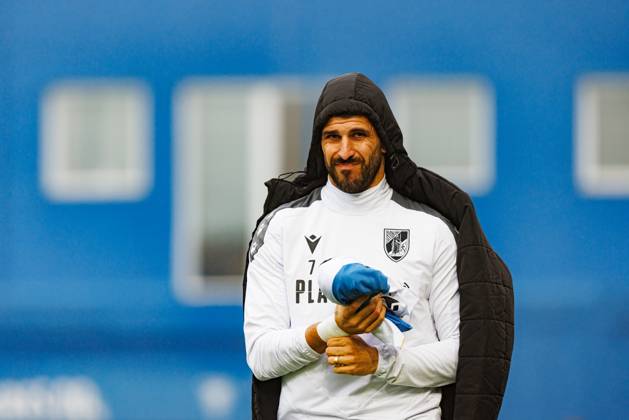 Nelson Oliveira seen during Liga Portugal game between teams of GD Estoril Praia and Vitoria SC at Estadio Antonio Coimbra da Mota (Maciej Rogowski) Estoril Estadio Antonio Coimbra da Mota Portugal Copyright: xMaciejxRogowskix estorilvsguimaraes2425-016