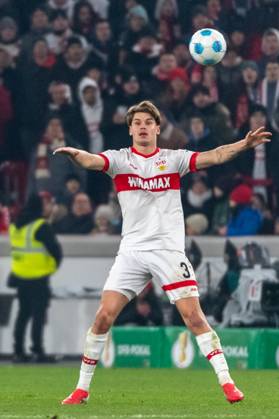 Ramon Hendriks VfB Stuttgart, 03 GER, VfB Stuttgart vs FC Augsburg, Football, Men, DFB Pokal, Quarterfinals, Season 2024 2025, 04 02 2025, DFL DFB REGULATIONS PROHIBIT ANY USE OF PHOTOGRAPHS AS IMAGE SEQUENCES AND OR QUASI VIDEO, GER, VfB Stuttgart vs FC Augsburg, Football, Men, DFB Pokal, Quarterfinals, Season 2024 2025, 04 02 2025 Stuttgart Copyright: xEibner-Pressefoto WolfgangxFrankx EP_WFK