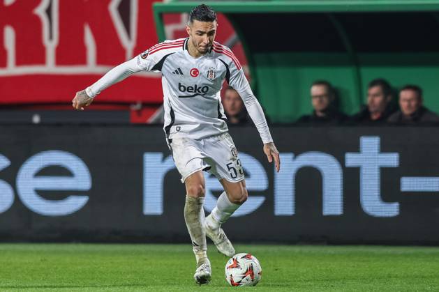Fußball UEFA Europa League 8. Spieltag FC Twente Enschede - Besiktas JK am 30.01.2025 in der Arena De Grolsch Veste in Enschede Emirhan Topcu ( Istanbul ) xJRx