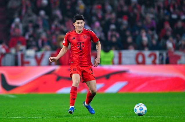 Min Jae Kim FC Bayern Muenchen in action during the Bundesliga 1 match between FC Bayern München and SV Werder Bremen, Allianz Arena on February 07, 2025 in Munich, Germany Photo by Silas Schueller DeFodi Images Min Jae Kim FC Bayern Muenchen controls the ball during the Bundesliga match between FC Bayern München and SV Werder Bremen at Allianz Arena on February 7, 2025 in Munich, Germany Photo by Silas Schueller DeFodi Images DFL regulations prohibit any use of photographs as image sequences and or quasi video Photo by Silas Schueller DeFodi Images Defodi 738 738 BAYBRE 20250207 790 Defodi-738 DFL regulations prohibit any use of photographs as image sequences and or quasi-video.