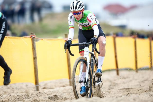 Belgian Sanne Cant pictured in action during the women elite race of the Noordzeecross cyclocross cycling event in Middelkerke, the eighth and last race of the Superprestige competition on Saturday 08 February 2025. DAVIDxPINTENS  x111998718x