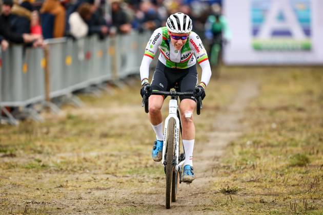 Belgian Sanne Cant pictured in action during the women elite race of the Noordzeecross cyclocross cycling event in Middelkerke, the eighth and last race of the Superprestige competition on Saturday 08 February 2025. DAVIDxPINTENS  x111999018x