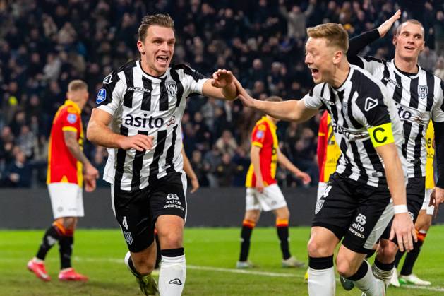 ALMELO, Stadium Asito, 08-02-2025 , season 2024 2025 , Dutch Eredivisie Football during the match Heracles - Go Ahead Eagles Heracles Almelo player Damon Mirani scores Heracles Almelo player Brian De Keersmaecker Heracles Almelo player Luka Kulenovic Heracles - Go Ahead Eagles x27758703x Copyright: