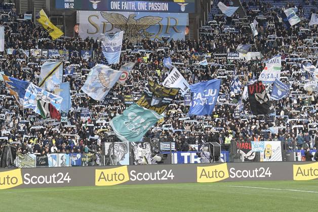 Lazio supporter during the Serie A Enilive soccer match between SS Lazio and Monza at the Rome s Olympic stadium, Italy - Sunday, February 09, 2025. - Soccer. Copyright: xFabrizioxCorradetti LaPressex