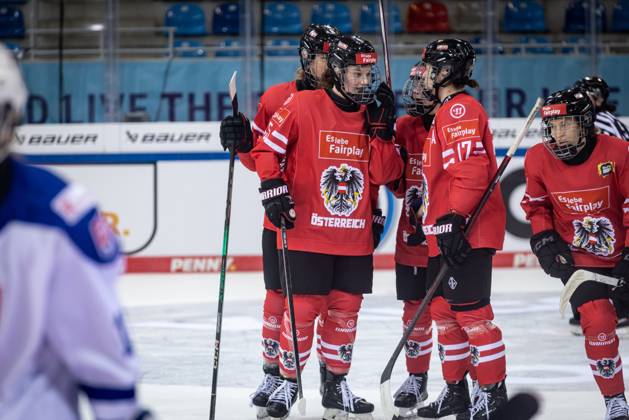 Olympic Qualification Tournament Austria vs. Slovakia 09 02 25 Team Austria celebrates after scoring 1 0 Olympic Qualification Tournament Austria vs. Slovakia Bremerhaven, Eisarena on 09 02 25 Copyright: xBEAUTIFULxSPORTS MarioxM.xKobergx
