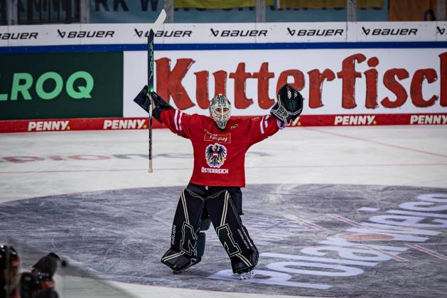 Olympic Qualification Tournament Austria vs. Slovakia 09 02 25 Cheers after victory for Team Austria Olympic Qualification Tournament Austria vs. Slovakia Bremerhaven, Eisarena on 09 02 25 Copyright: xBEAUTIFULxSPORTS MarioxM.xKobergx