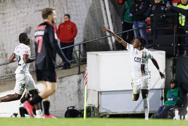 Chico Banza seen celebrating after scoring goal during Liga Portugal game between teams of CF Estrela Amadora and SL Benfica at Estadio Jose Gomes (Maciej Rogowski) Amadora Estadio Jose Gomes Portugal Copyright: xMaciejxRogowskix estrelaslb2425-143