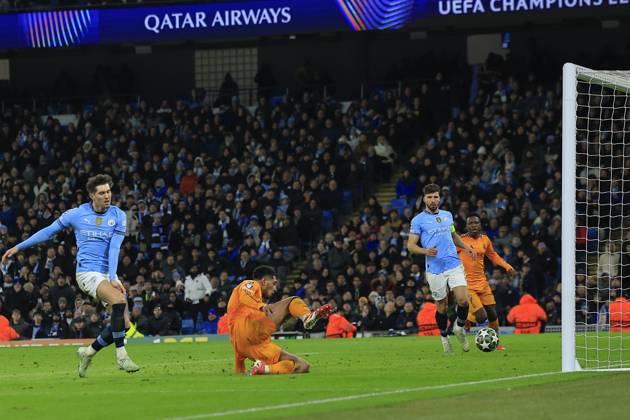 Manchester City v Real Madrid Champions League 11 02 2025. Jude Bellingham (5) of Real Madrid scores to make it 2-3 during the Champions League match between Manchester City and Real Madrid at the Etihad Stadium, Manchester, England on 11 February 2025. Manchester Etihad Stadium Manchester England Editorial use only , Copyright: xConorxMolloyx PSI-21439-0054