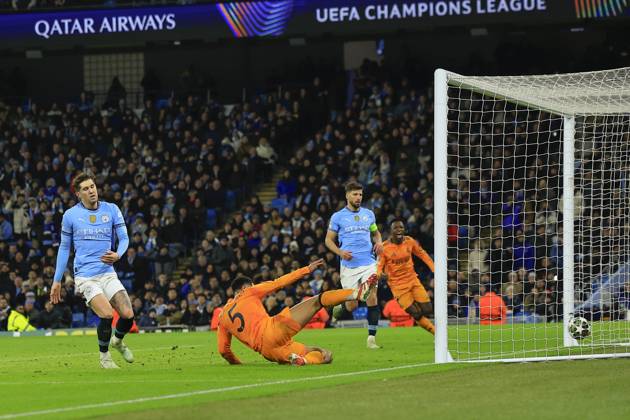 Manchester City v Real Madrid Champions League 11 02 2025. Jude Bellingham (5) of Real Madrid scores to make it 2-3 during the Champions League match between Manchester City and Real Madrid at the Etihad Stadium, Manchester, England on 11 February 2025. Manchester Etihad Stadium Manchester England Editorial use only , Copyright: xConorxMolloyx PSI-21439-0055