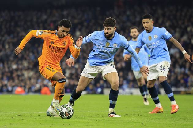 Manchester City v Real Madrid Champions League 11 02 2025. Rodrygo Goes (11) of Real Madrid and Josko Gvardiol (24) of Manchester City challenge for the ball during the Champions League match between Manchester City and Real Madrid at the Etihad Stadium, Manchester, England on 11 February 2025. Manchester Etihad Stadium Manchester England Editorial use only , Copyright: xConorxMolloyx PSI-21439-0069