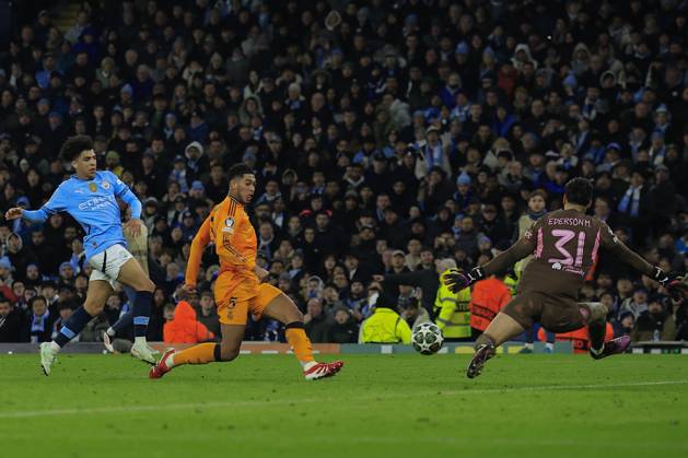 Manchester City v Real Madrid Champions League 11 02 2025. Jude Bellingham (5) of Real Madrid has his shot saved by Ederson (31) of Manchester City during the Champions League match between Manchester City and Real Madrid at the Etihad Stadium, Manchester, England on 11 February 2025. Manchester Etihad Stadium Manchester England Editorial use only , Copyright: xConorxMolloyx PSI-21439-0072