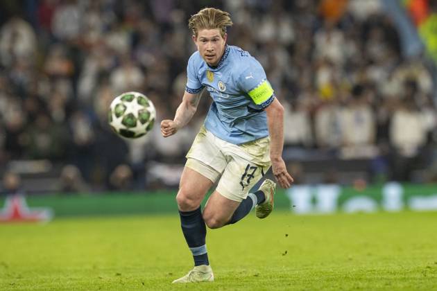 Manchester City v Real Madrid C.F. - UEFA Champions League 2024 25 League Knockout Play-off First Leg Kevin De Bruyne 17 of Manchester City F.C. is in action during the UEFA Champions League 2024 25 Knockout Phase Play Off 1st Leg match between Manchester City and Real Madrid at the Etihad Stadium in Manchester, on February 11, 2025. Manchester Manchester United, ManU Kingdom Copyright: xMIxNewsx originalFilename:fletcher-manchest250211_npnVx