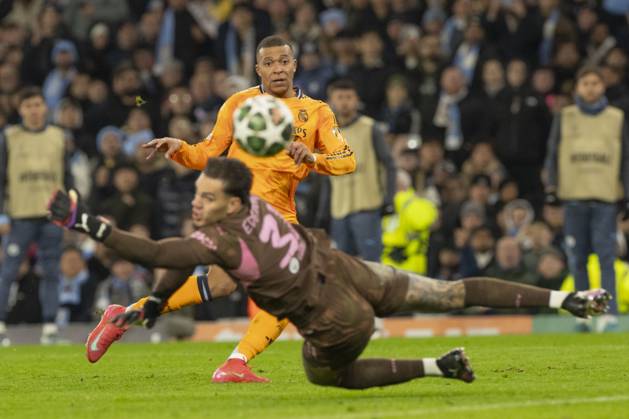 Manchester City v Real Madrid C.F. - UEFA Champions League 2024 25 League Knockout Play-off First Leg Kylian Mbappe 9 of Real Madrid CF shoots at goal during the UEFA Champions League 2024 25 Knockout Phase Play Off 1st Leg match between Manchester City and Real Madrid at the Etihad Stadium in Manchester, England, on February 11, 2025. Manchester Manchester United, ManU Kingdom Copyright: xMIxNewsx originalFilename:fletcher-manchest250211_npUKZ