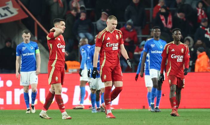 Standard s Sotiris Alexandropoulos looks dejected during a soccer match between Standard de Liege and KRC Genk, Friday 14 February 2025 in Liege, on day 26 of the 2024-2025 season of the Jupiler Pro League first division of the Belgian championship. VIRGINIExLEFOUR x112459666x