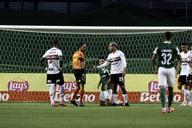 Match between Palmeiras and Sao Paulo for the Sao Paulo championship Sao paulo (sp), 02 16 2025 - paulistao palmeiras vs sao paulo - match between palmeiras against sao paulo, valid for the 10th round of the 2025 paulista football championship, on the night of this sunday, february 16, 2025, at allianz parque, in sao paulo-sp (Foto: Leco Viana Thenews2 imago images) SPO Copyright: xLecoxVianax