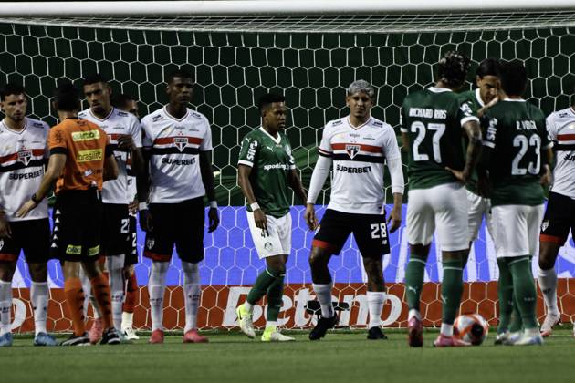 Match between Palmeiras and Sao Paulo for the Sao Paulo championship Sao paulo (sp), 02 16 2025 - paulistao palmeiras vs sao paulo - match between palmeiras against sao paulo, valid for the 10th round of the 2025 paulista football championship, on the night of this sunday, february 16, 2025, at allianz parque, in sao paulo-sp (Foto: Leco Viana Thenews2 imago images) SPO Copyright: xLecoxVianax