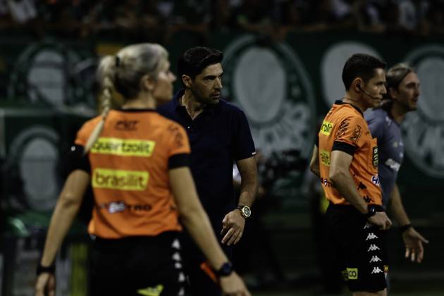 Match between Palmeiras and Sao Paulo for the Sao Paulo championship Sao paulo (sp), 02 16 2025 - paulistao palmeiras vs sao paulo - palmeiras coach abel ferreira, during the match between palmeiras and sao paulo, valid for the 10th round of the 2025 paulista football championship, on the night of this sunday, february 16, 2025, at allianz parque, in sao paulo. (Foto: Leco Viana Thenews2 imago images) SPO Copyright: xLecoxVianax