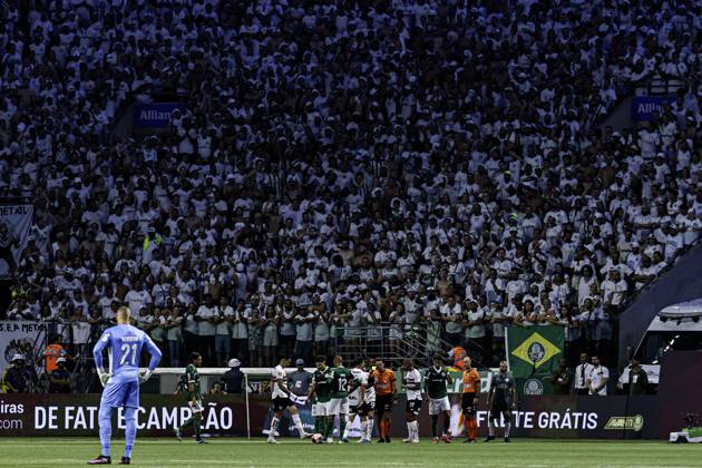 Match between Palmeiras and Sao Paulo for the Sao Paulo championship Sao paulo (sp), 02 16 2025 - paulistao palmeiras vs sao paulo - goalkeeper weverton, during the match between palmeiras and sao paulo, valid for the 10th round of the 2025 paulista football championship, on the night of this sunday, february 16, 2025, at allianz parque, in sao paulo-sp (Foto: Leco Viana Thenews2 imago images) SPO Copyright: xLecoxVianax