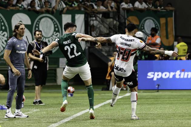 Match between Palmeiras and Sao Paulo for the Sao Paulo championship Sao paulo (sp), 02 16 2025 - paulistao palmeiras vs sao paulo - players piquerez and luciano during the match between palmeiras and sao paulo, valid for the 10th round of the 2025 paulista football championship, on the night of this sunday, february 16, 2025, at allianz parque, in sao paulo-sp (Foto: Leco Viana Thenews2 imago images) SPO Copyright: xLecoxVianax