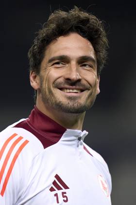 FC Porto v AS Roma - UEFA Europa League 2024 25 League Knockout Play-off First Leg Mats Hummels of AS Roma reacts during the warm-up prior to the UEFA Europa League Knockout phase play-offs 1st leg match between FC Porto and AS Roma at Estadio Do Dragao in Porto, Portugal, on February 13, 2025. UEFA Europa League Knockout phase play-offs1st leg match between FC porto and AS Roma at Estadio Do Dragao in Porto, Portugal, o Porto Portugal Copyright: xJosexManuelxAlvarezxReyx originalFilename:alvarezrey-notitle250213_npXys