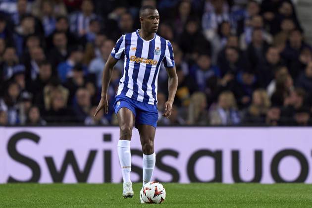 FC Porto v AS Roma - UEFA Europa League 2024 25 League Knockout Play-off First Leg Tiago Djalo of FC Porto is in action during the UEFA Europa League Knockout phase play-offs 1st leg match between FC Porto and AS Roma at Estadio Do Dragao in Porto, Portugal, on February 13, 2025. UEFA Europa League Knockout phase play-offs1st leg match between FC porto and AS Roma at Estadio Do Dragao in Porto, Portugal, o Porto Portugal Copyright: xJosexManuelxAlvarezxReyx originalFilename:alvarezrey-notitle250213_np9d5