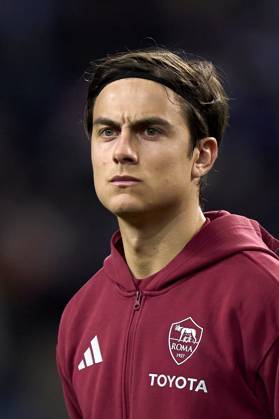 FC Porto v AS Roma - UEFA Europa League 2024 25 League Knockout Play-off First Leg Paulo Dybala of AS Roma looks on before the UEFA Europa League Knockout phase play-offs 1st leg match between FC Porto and AS Roma at Estadio Do Dragao in Porto, Portugal, on February 13, 2025. UEFA Europa League Knockout phase play-offs1st leg match between FC porto and AS Roma at Estadio Do Dragao in Porto, Portugal, o Porto Portugal Copyright: xJosexManuelxAlvarezxReyx originalFilename:alvarezrey-notitle250213_npVC9