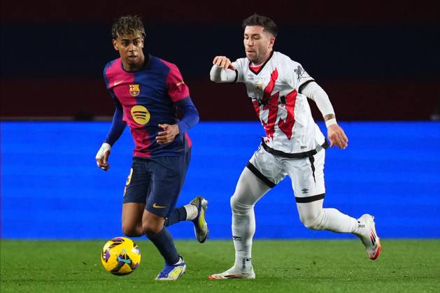 FC Barcelona, Barca Rayo Vallecano. La Liga EA Sports match. Date 24 Lamine Yamal of FC Barcelona and Adrian Embarba of Rayo Vallecano during the La Liga EA Sports match between FC Barcelona and Rayo Vallecano played at Lluis Companys Stadium on February 17, 2025 in Barcelona, Spain. kpng Copyright: xBaguxBlancox xPRESSINPHOTOx PS_240217_1988