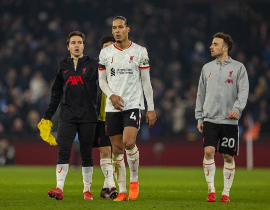 Football - FA Premier League - Aston Villa FC v Liverpool FC BIRMINGHAM, ENGLAND - Wednesday, February 19, 2025: Liverpool s captain Virgil van Dijk after the FA Premier League match between Aston Villa FC and Liverpool FC at Villa Park. (Photo by David Rawcliffe Propaganda) BIRMINGHAM Villa Park WEST MIDLANDS ENGLAND Copyright: xDavidxRawcliffex P2025-02-19-Aston_Villa_Liverpool-115