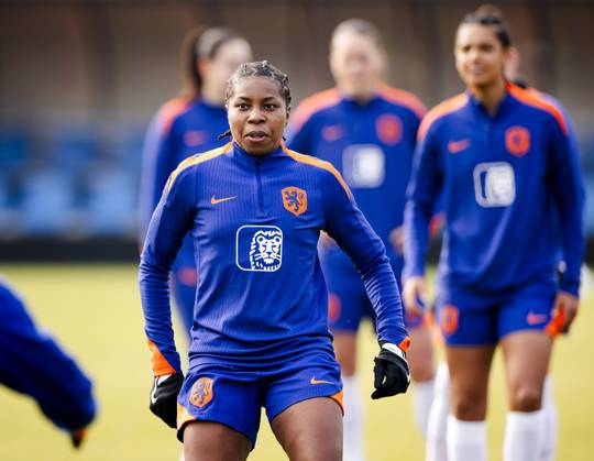 ZEIST - Lineth Beerensteyn during a training session of the Dutch soccer players ahead of the Nations League matches against Germany and Scotland. ANP SEM VAN DER WAL xVIxANPxSportx xxANPxIVx 520430106 originalFilename: 520430106
