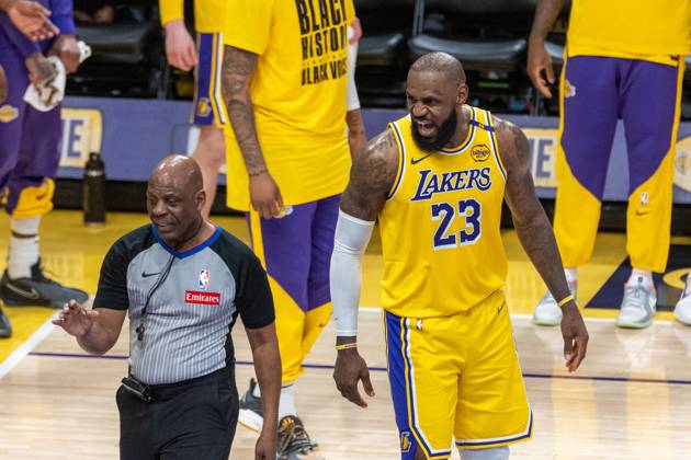 February 19, 2025, Los Angeles, California, United States: Los Angeles Lakers LeBron James 23 yells at a referee during an NBA, Basketball Herren, USA basketball game against the Charlotte Hornets at Crypto.com Arena. Final Score : Hornets 100: 97 Lakers Los Angeles United States - ZUMAs197 20250219_aaa_s197_317 Copyright: xRingoxChiux