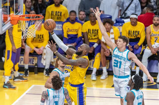February 19, 2025, Los Angeles, California, United States: Los Angeles Lakers LeBron James 23 goes to the basket against the Charlotte Hornets during an NBA, Basketball Herren, USA basketball game at Crypto.com Arena. Final Score : Hornets 100: 97 Lakers Los Angeles United States - ZUMAs197 20250219_aaa_s197_327 Copyright: xRingoxChiux