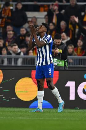 CALCIO - UEFA Europa League - AS Roma vs FC Porto Samu Omorodion of F.C. Porto celebrates after scoring the goal to make it 0-1 during the 2024 25 UEFA Europa League knockout play-off second leg match between A.S. Roma and F.C. Porto at Olympic Stadium on February 20, 2025 in Rome, Italy. Rome Italy  Copyright: xIPAxSport ABACAx