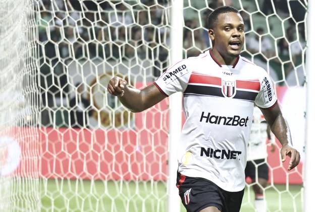 Match between Palmeiras and Botafogo SP for the Sao Paulo championship Sao paulo (sp), 20 02 2025 - paulistao palmeiras vs botagogo sp alexandre de jesus of botafogo sp scores and celebrates his goal in a match between palmeiras vs botafogo sp, valid for the 11th round of the 2025 paulista football championship, on the night of this tuesday, february 20, 2025, at allianz parque, in sao paulo-sp (Foto: Leco Viana Thenews2 imago images) SPO Copyright: xLecoxVianax