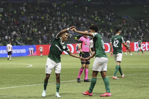 Match between Palmeiras and Botafogo SP for the Sao Paulo championship Sao paulo (sp), 20 02 2025 - paulistao palmeiras vs botagogo sp luighi from palmeiras scores and celebrates his goal in the match between palmeiras and botafogo sp, valid for the 11th round of the 2025 paulista football championship, on the night of this tuesday, february 20, 2025, at allianz parque, in sao paulo-sp (Foto: Leco Viana Thenews2 imago images) SPO Copyright: xLecoxVianax