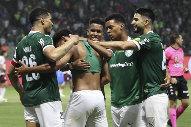 Match between Palmeiras and Botafogo SP for the Sao Paulo championship Sao paulo (sp), 20 02 2025 - paulistao palmeiras vs botagogo sp luighi from palmeiras scores and celebrates his goal in the match between palmeiras and botafogo sp, valid for the 11th round of the 2025 paulista football championship, on the night of this tuesday, february 20, 2025, at allianz parque, in sao paulo-sp (Foto: Leco Viana Thenews2 imago images) SPO Copyright: xLecoxVianax