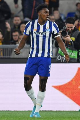 CALCIO - UEFA Europa League - AS Roma vs FC Porto Samu Omorodion of FC Porto celebrates scoring his goal during the Europa League Knockout phase play-offs 2nd leg match between AS Roma v FC Porto at Olympic stadium, Mattia Vian during AS Roma vs FC Porto, Football Europa League match in Rome, Italy, February 20 2025 Rome Italy  Copyright: xIPAxSport ABACAx