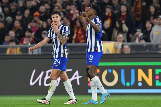 CALCIO - UEFA Europa League - AS Roma vs FC Porto Samu Omorodion of FC Porto celebrates scoring his goal during the Europa League Knockout phase play-offs 2nd leg match between AS Roma v FC Porto at Olympic stadium, Mattia Vian during AS Roma vs FC Porto, Football Europa League match in Rome, Italy, February 20 2025 Rome Italy  Copyright: xIPAxSport ABACAx