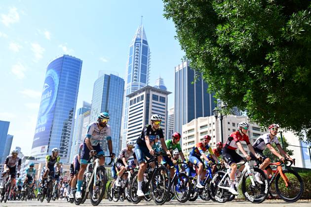 UAE Tour 2025 - Stage 5 DUBAI, UNITED ARAB EMIRATES - FEBRUARY 21 : the bunch pictured at the start in Dubai during Stage 5 of the UAE Tour 2025 cycling race with start in American University in Dubai and finish in Hamdan Bin Mohammed Smart University (160 km) on February 21, 2025 in Dubai, United Arab Emirates, 21 02 2025 Dubai United Arab Emirates  Copyright: xPeterxDexVoechtx