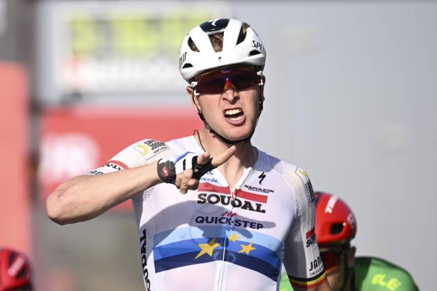 UAE Tour 2025 - Stage 5 DUBAI, UNITED ARAB EMIRATES - FEBRUARY 20 : Merlier Tim (BEL) of Soudal Quick-Step wins during Stage 5 of the UAE Tour 2025 cycling race with start in American University in Dubai and finish in Hamdan Bin Mohammed Smart University (160 km) on February 20, 2025 in Dubai, United Arab Emirates, 20 02 2025 Dubai United Arab Emirates  Copyright: xPeterxDexVoechtx