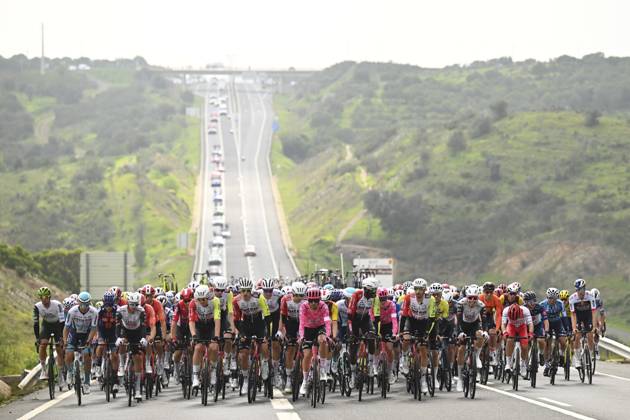 2025 Volta Algarve cycling race - Stage 3 TAVIRA, PORTUGAL - FEBRUARY 21 : illustration picture of the peloton during stage 3 of the 51th edition of the Volta Algarve cycling race, with start in Vila Real Santo Antonio and finish in Tavira on February 21, 2025 in Tavira, Portugal, 21 02 2025 ( Motordriver Kenny Verfaillie - Tavira Portugal  Copyright: xTomasxSiskx