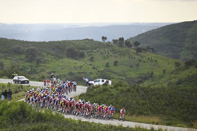 2025 Volta Algarve cycling race - Stage 3 TAVIRA, PORTUGAL - FEBRUARY 21 : illustration picture of the peloton during stage 3 of the 51th edition of the Volta Algarve cycling race, with start in Vila Real Santo Antonio and finish in Tavira on February 21, 2025 in Tavira, Portugal, 21 02 2025 ( Motordriver Kenny Verfaillie - Tavira Portugal  Copyright: xTomasxSiskx