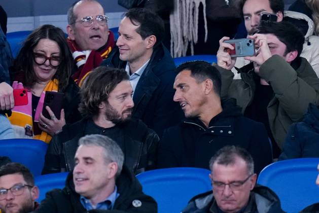 AS Roma v FC Porto - UEFA Europa League 2024 25 Knockout Play-off Second Leg Federico Balzaretti and Nicolas Burdisso during the UEFA Europa League 2024 25 Knockout Play-off Second Leg match between AS Roma and FC Porto at Stadio Olimpico on February 20, 2025 in Rome, Italy. Rome Stadio Olimpico Rome Italy Copyright: xGiuseppexMaffiax UEL_Roma-Porto_200225DSC06526
