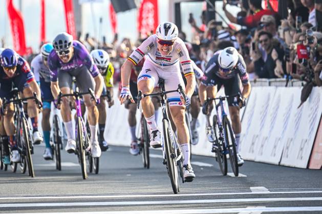 UAE Tour 2025 - Stage 6 ABU DHABI , UNITED ARAB EMIRATES - FEBRUARY 22 : Merlier Tim (BEL) of Soudal Quick-Step in the final sprint during Stage 6 of the UAE Tour 2025 cycling race with start in Abu Dhabi Cycling Club and finish in Abu Dhabi Breakwater (165 km) on February 22, 2025 in Abu Dhabi , United Arab Emirates, 22 02 2025 Abu Dhabi United Arab Emirates  Copyright: xPeterxDexVoechtx