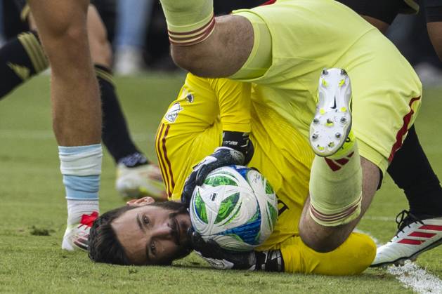 February 22, 2025, Los Angeles, California, United States: Los Angeles FC goalkeeper Hugo Lloris 1 makes save against the Minnesota United FC during an MLS, Fussball Herren, USA soccer match at BMO Stadium. Final score; Los Angeles FC 1:0 Minnesota United FC Los Angeles United States - ZUMAs197 20250222_aaa_s197_320 Copyright: xRingoxChiux