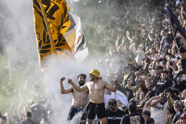 February 22, 2025, Los Angeles, California, United States: Los Angeles FC fans celebrate after their team scoring against the Minnesota United FC during an MLS, Fussball Herren, USA soccer match at BMO Stadium. Final score; Los Angeles FC 1:0 Minnesota United FC Los Angeles United States - ZUMAs197 20250222_aaa_s197_323 Copyright: xRingoxChiux