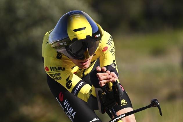 2025 Volta Algarve cycling race - Stage 5 MALHAO, PORTUGAL - FEBRUARY 23 : Kelderman Wilco (NED) of Team Visma I Lease a Bike during stage 5, an individual time trial, of the 51th edition of the Volta Algarve cycling race, with start in Salir and finish in Malhao on February 23, 2025 in Malhao, Portugal, 23 02 2025 ( Motordriver Kenny Verfaillie - Malhao Portugal  Copyright: xTomasxSiskx